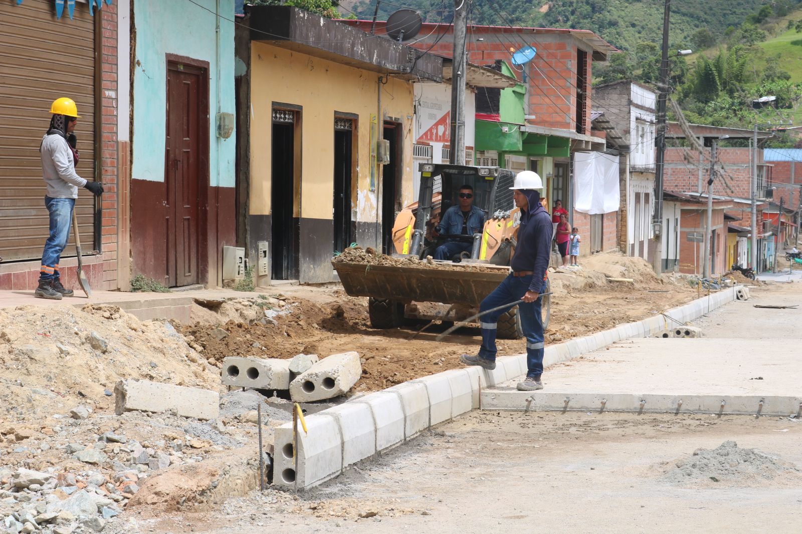 En San Antonio avanza la pavimentación de vías urbanas Tolima Online